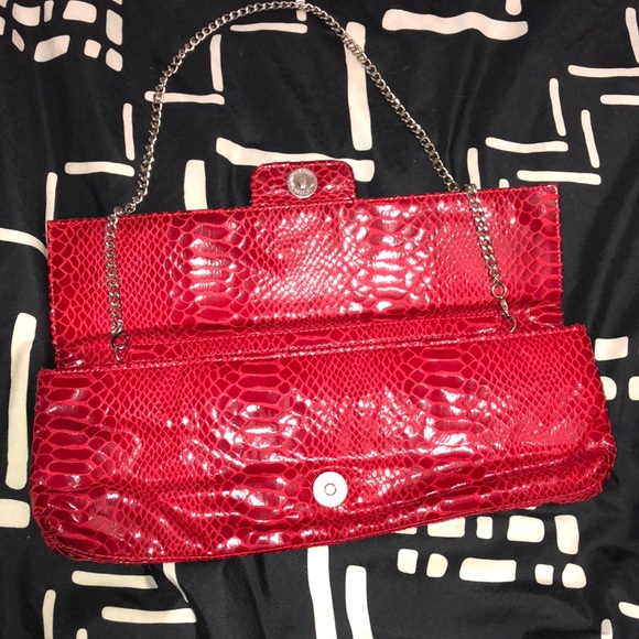 Red Clutch - Picture 2 of 2